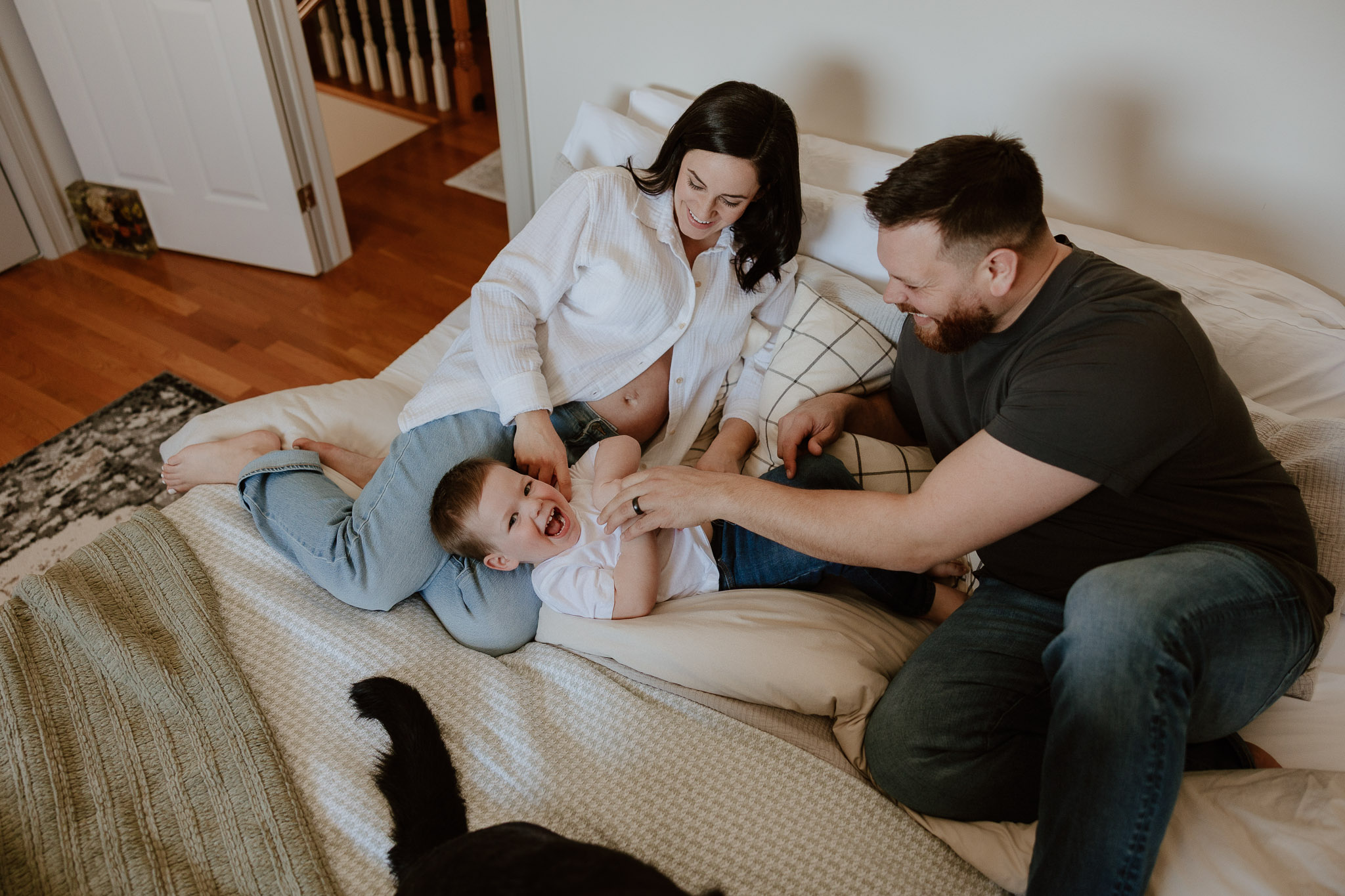family maternity photoshoot sudbury in-home